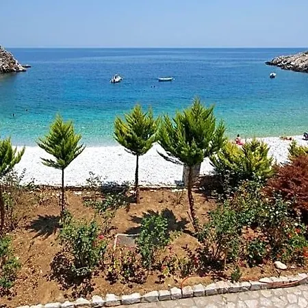 Lalloudes Seaside Κότρωνας